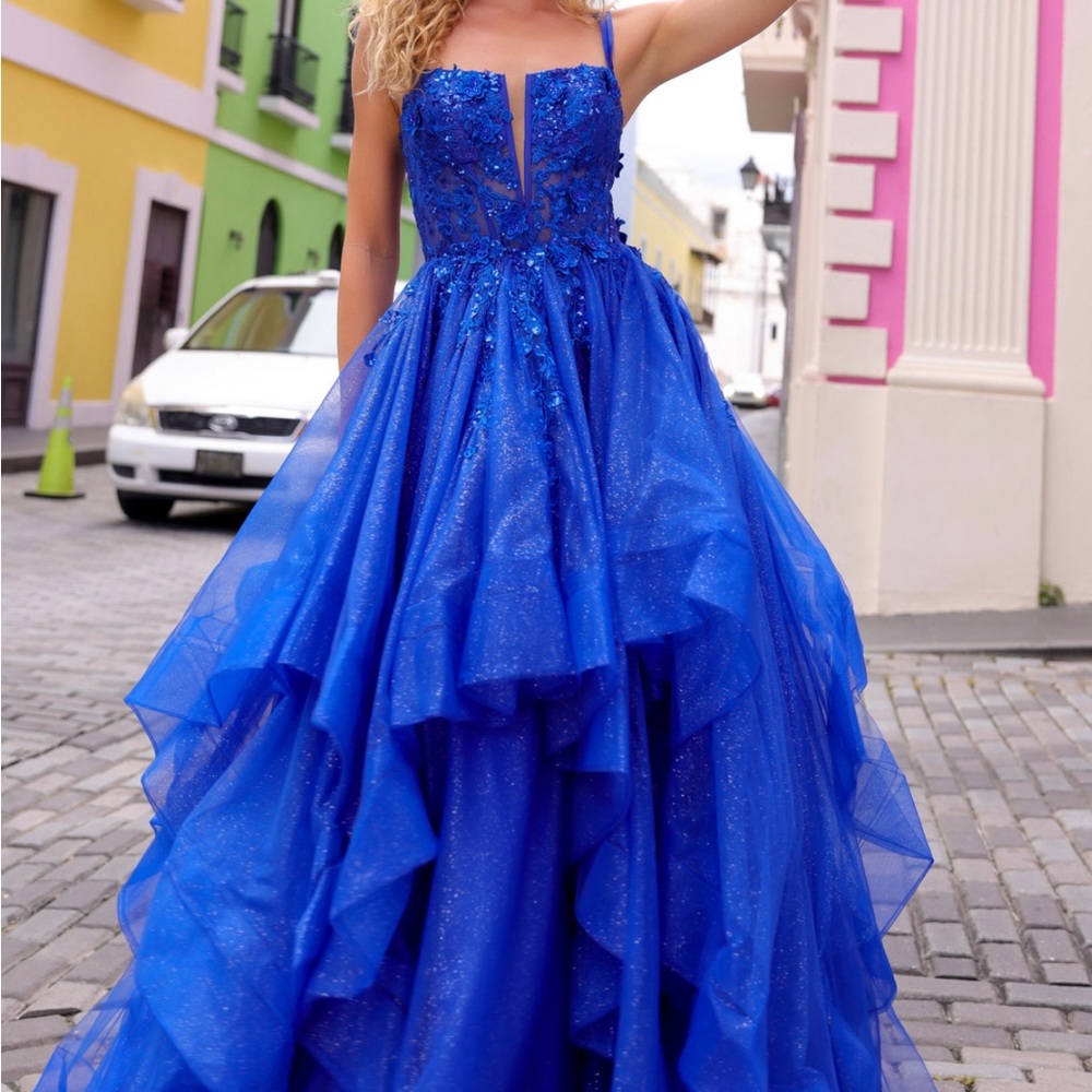 Elegant Blue Evening Gown